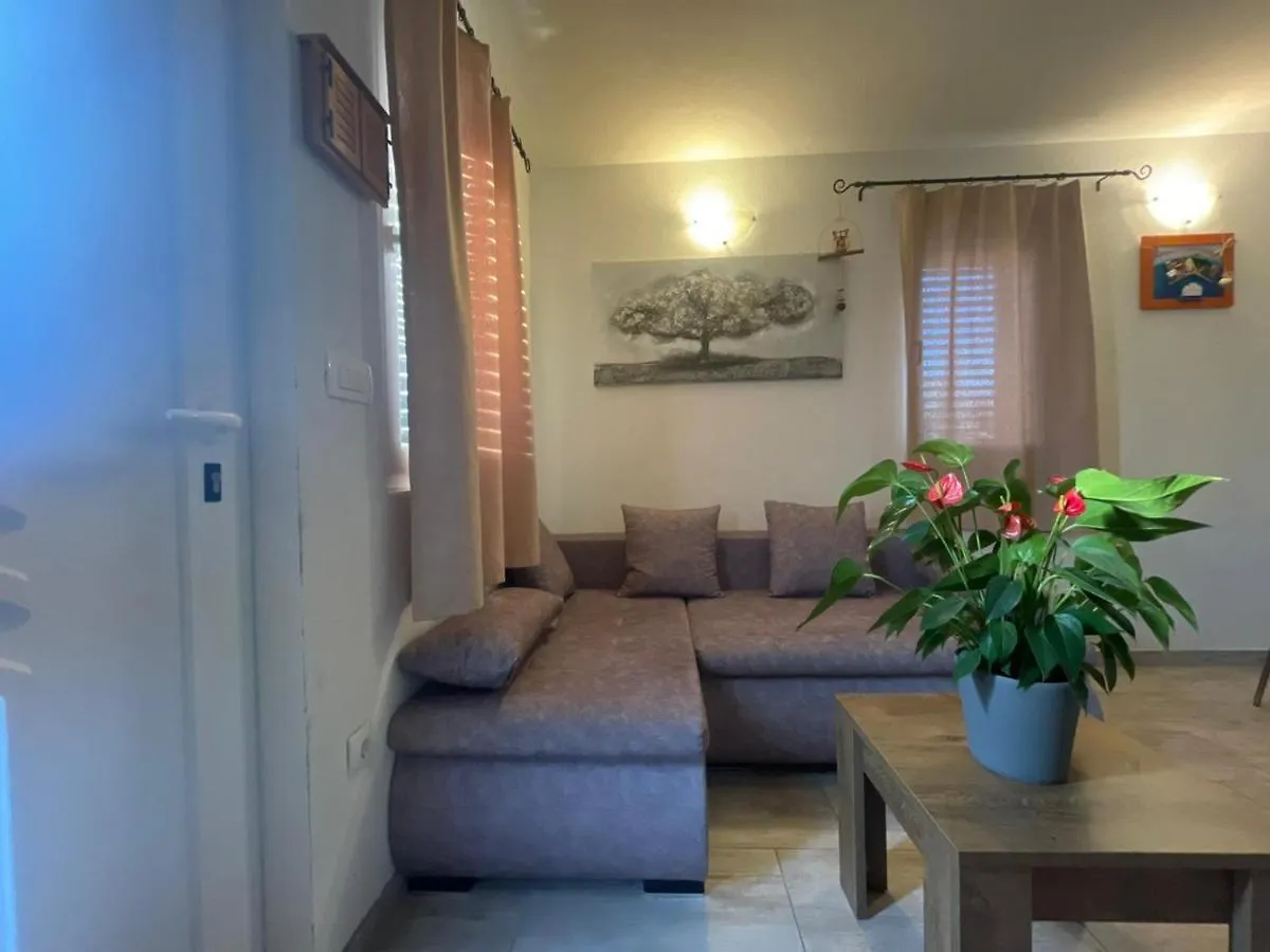 Studio Apartment Dona Τρογκίρ Κροατία