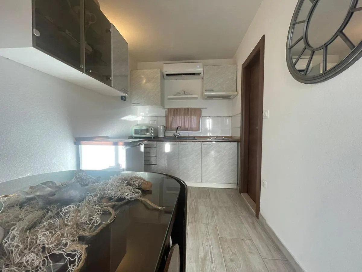 Studio Apartment Dona Τρογκίρ