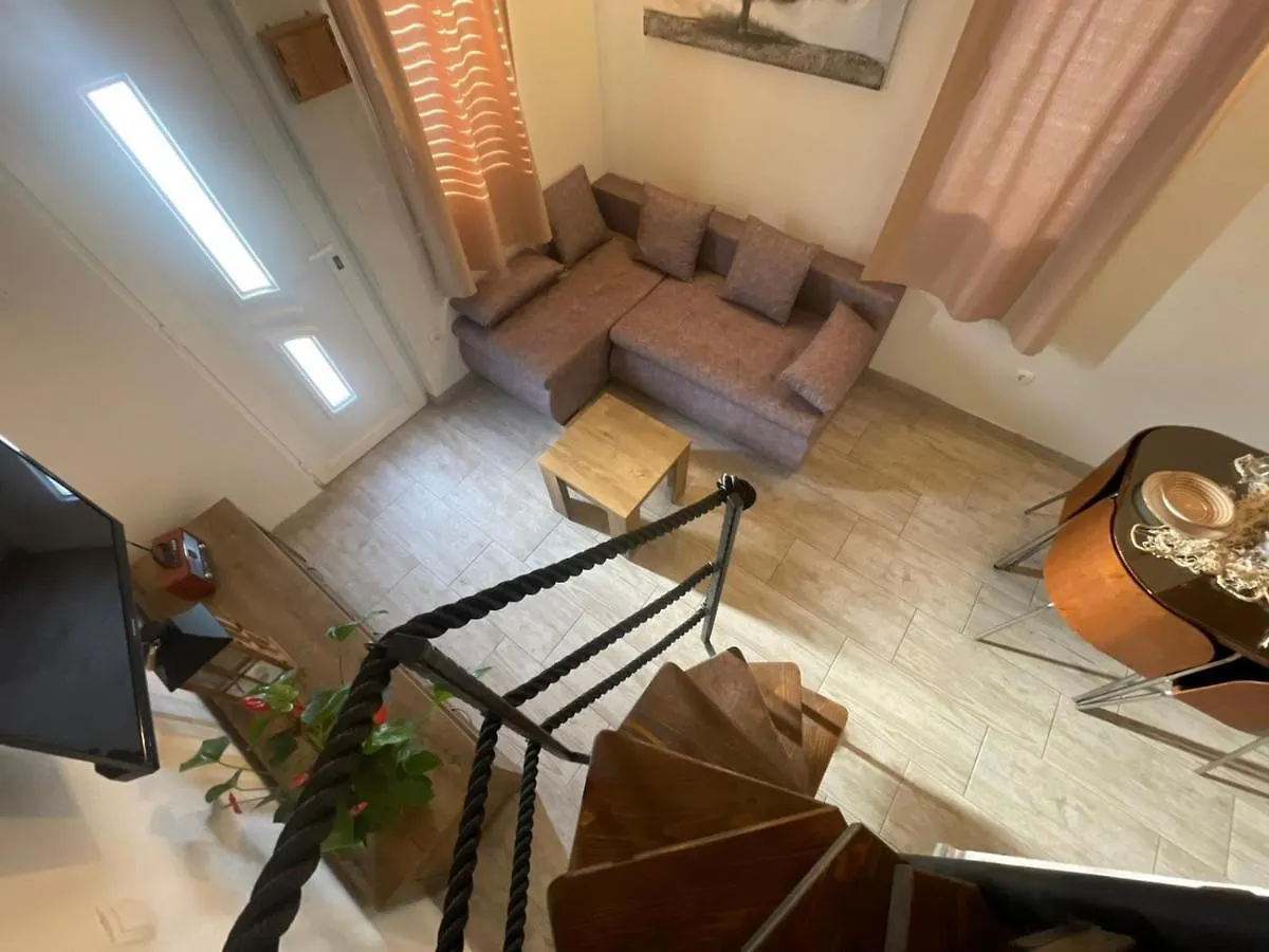 Studio Apartment Dona Τρογκίρ