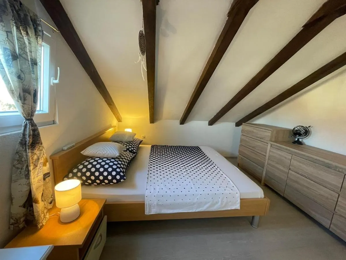 Studio Apartment Dona contacts