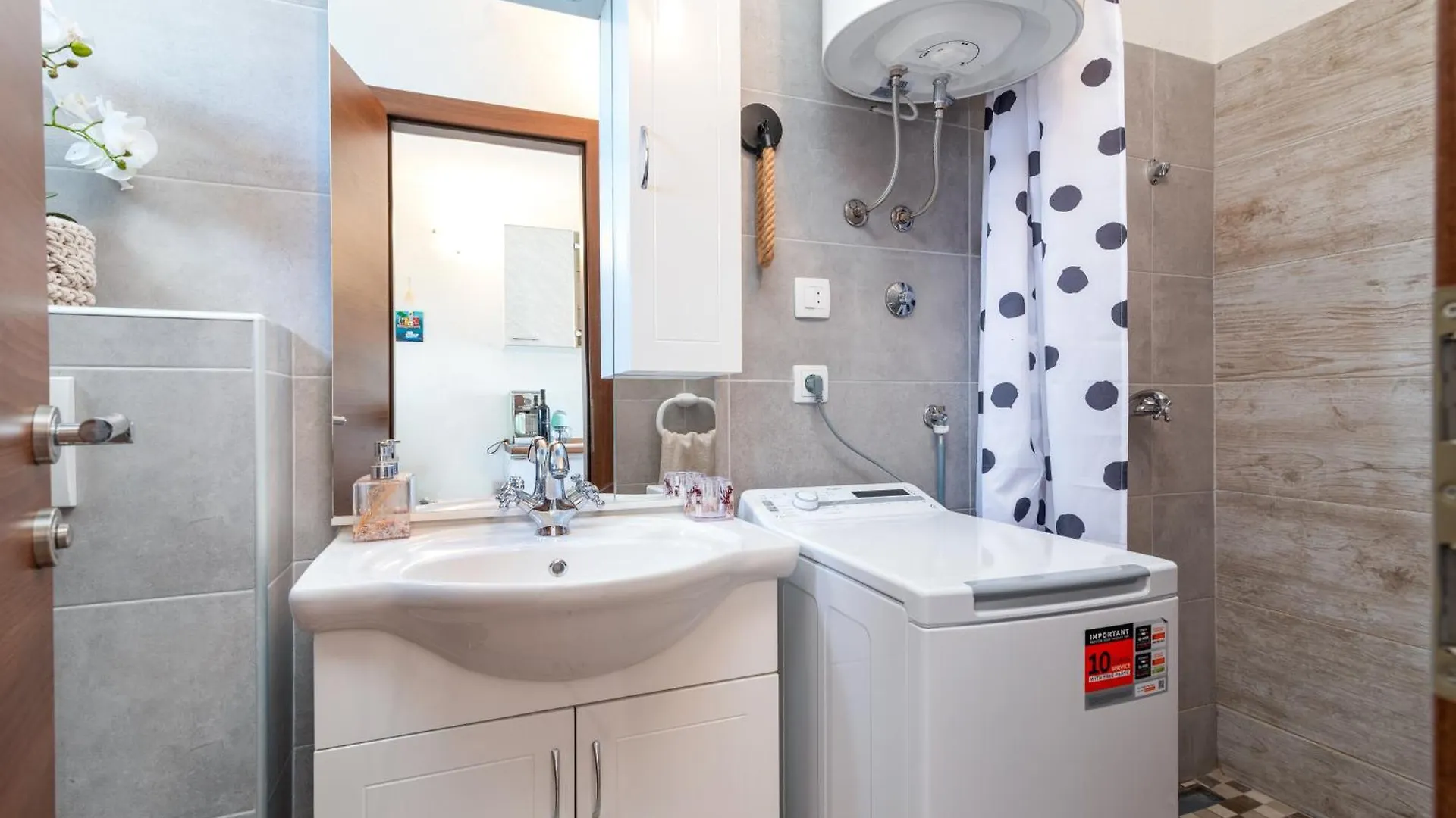 Studio Apartment Dona Τρογκίρ