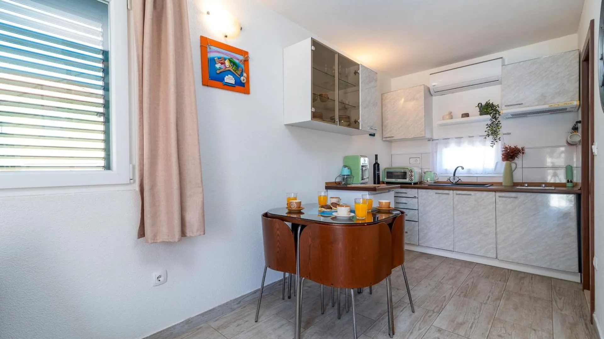 Studio Apartment Dona Trogir 0*,  Kroatien