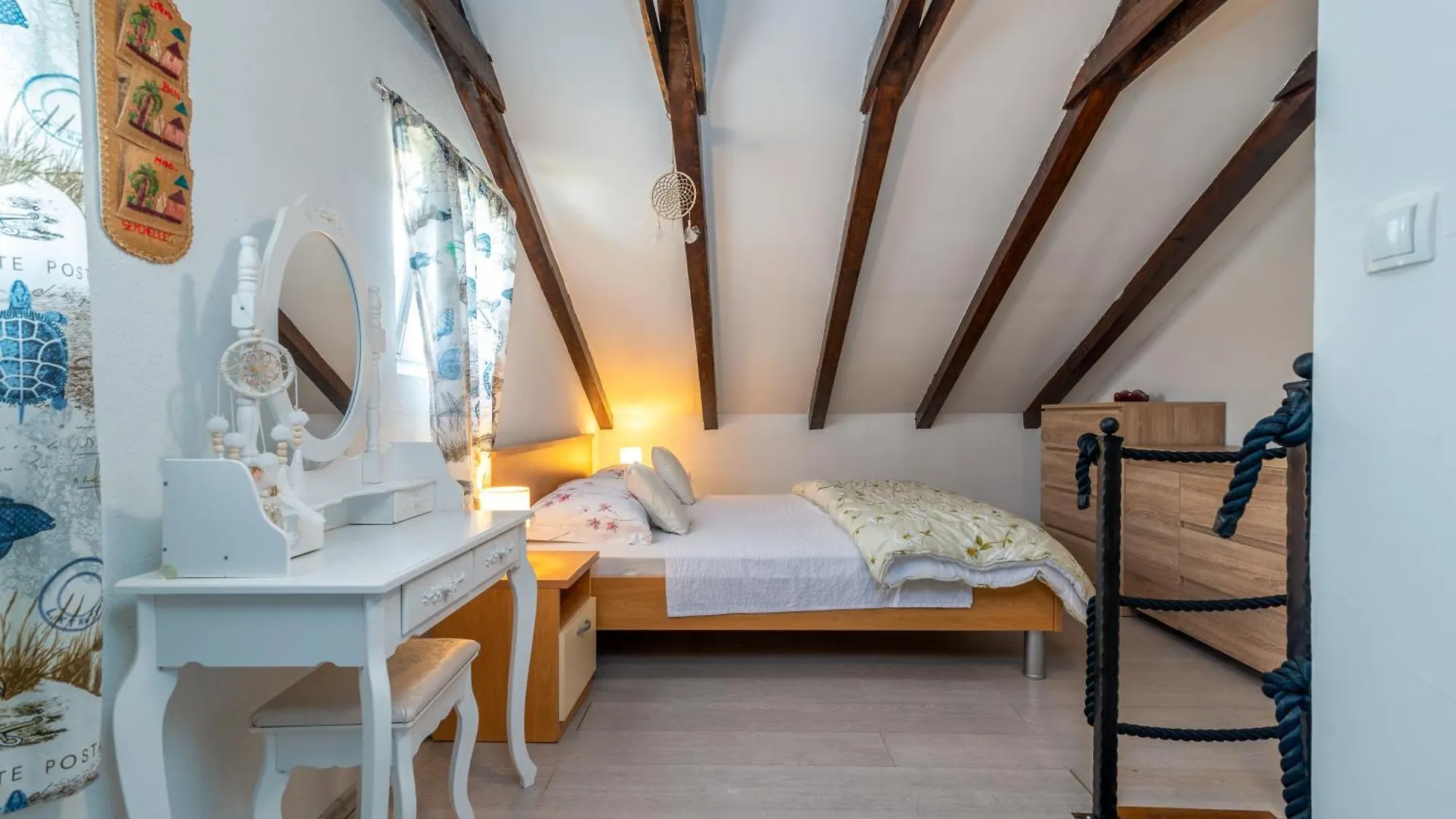Studio Apartment Dona Τρογκίρ 0*,