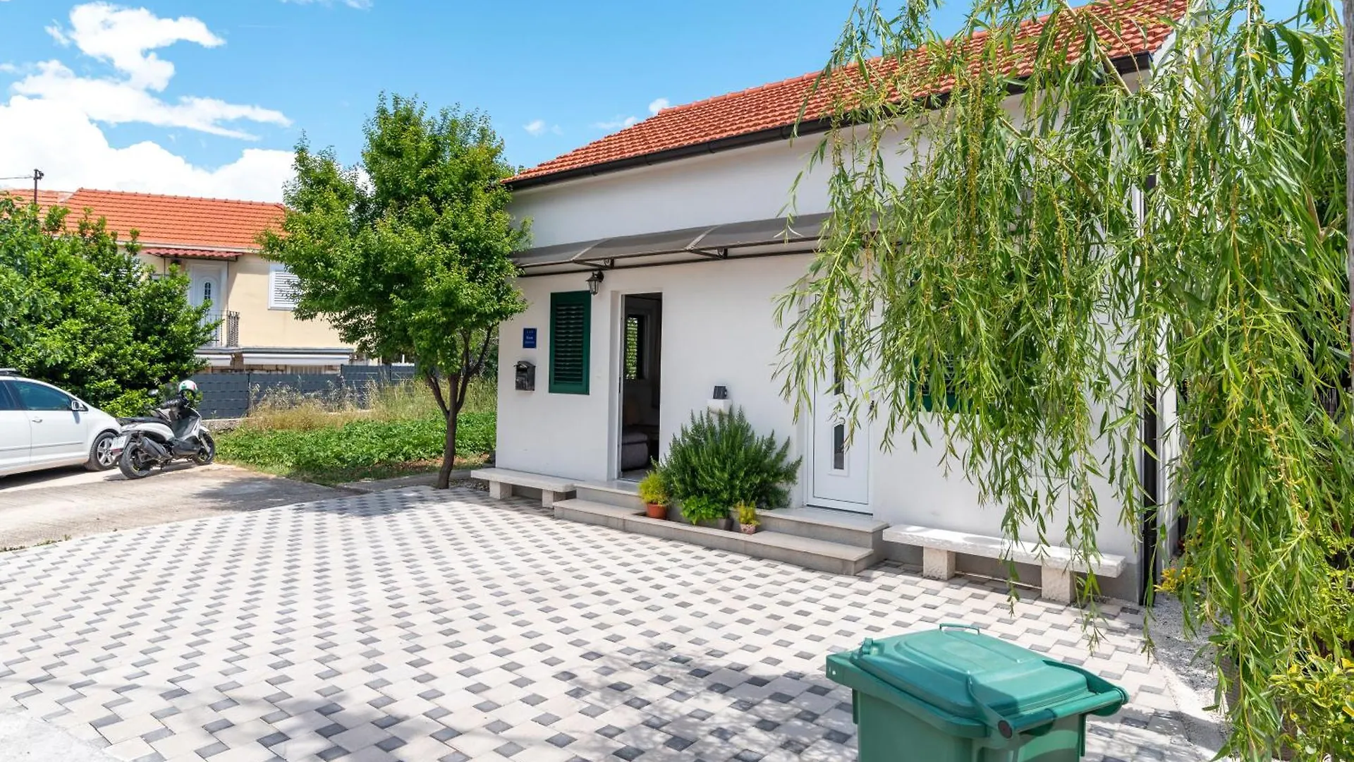 Studio Apartment Dona Τρογκίρ