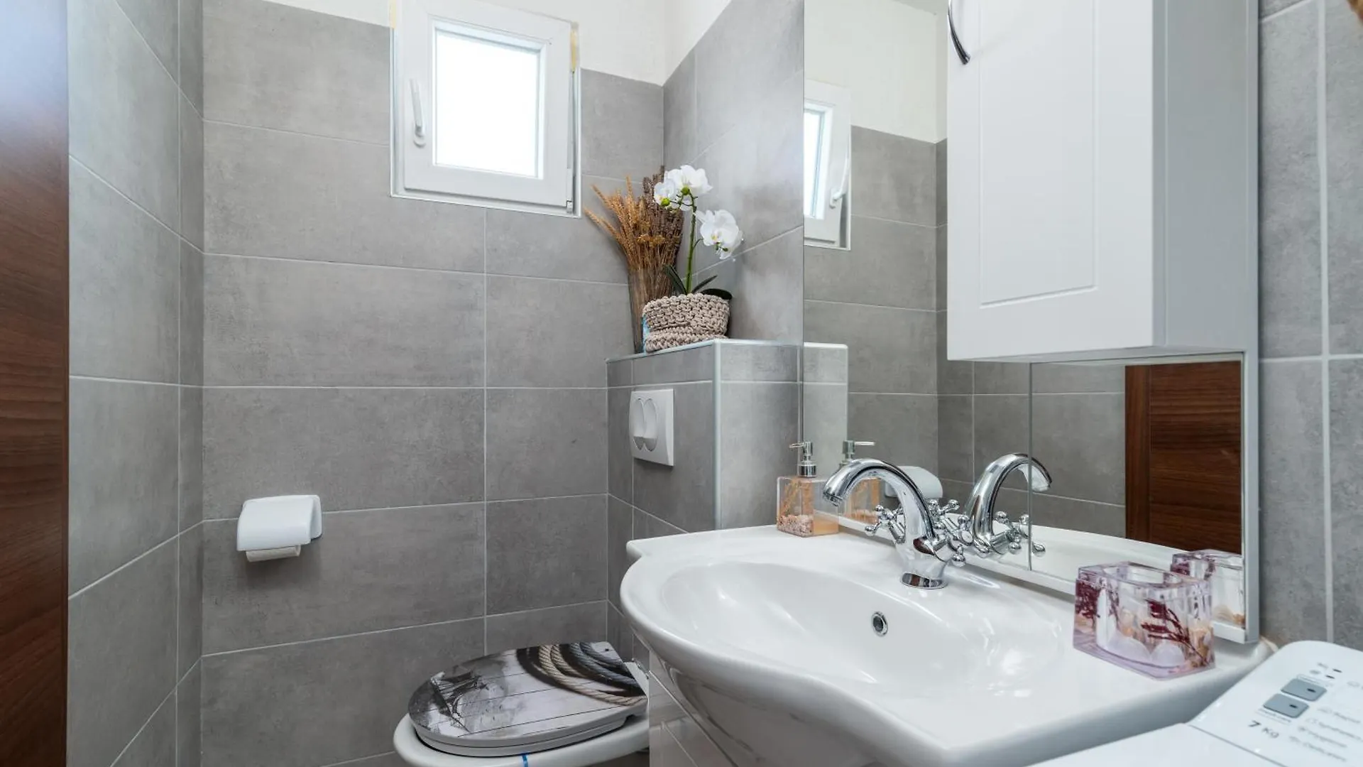 Studio Apartment Dona Τρογκίρ